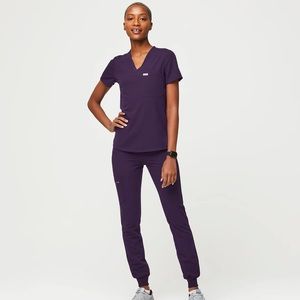 FIGS XL purple scrub 2 piece SET